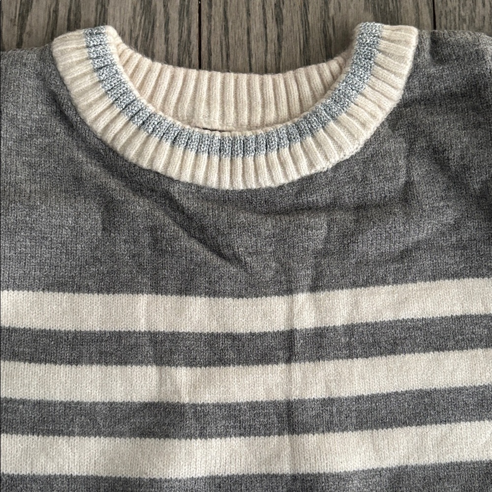 NEW Ruffled Top🤍 - Picture 3 of 6